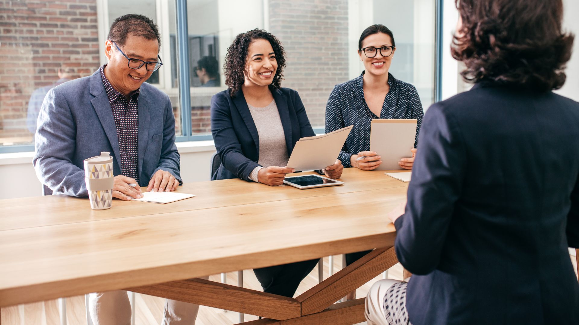 Panel Interview Tips to Stand Out From Other Candidates and Impress Multiple Decision-Makers in a Single Meeting