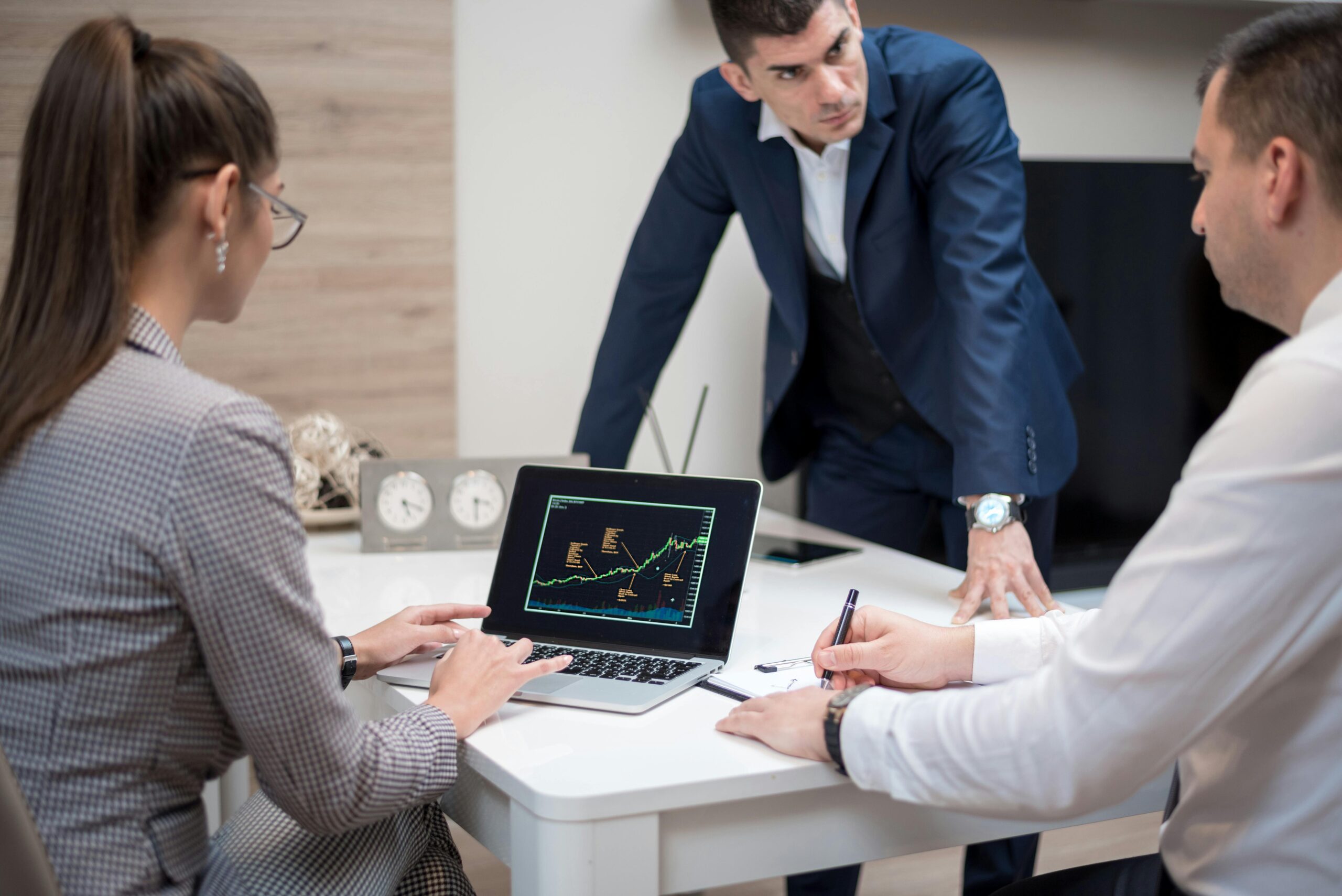 How to Deal With Office Politics Without Damaging Your Career